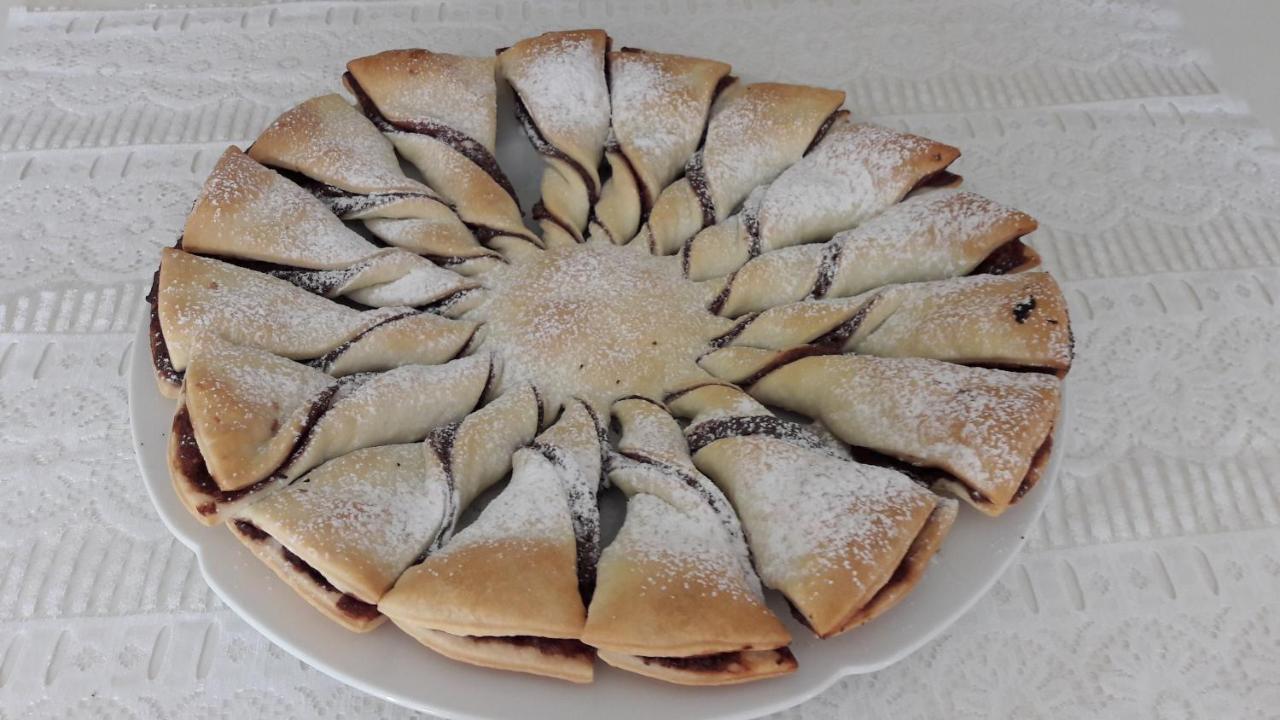 La Rosa Tra I Laghi B&B Мейна Екстериор снимка