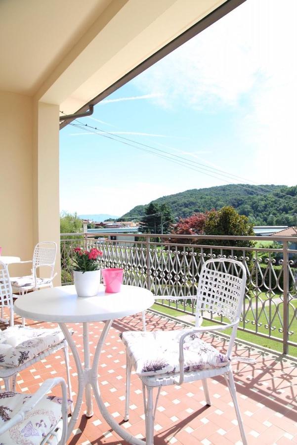 La Rosa Tra I Laghi B&B Мейна Екстериор снимка