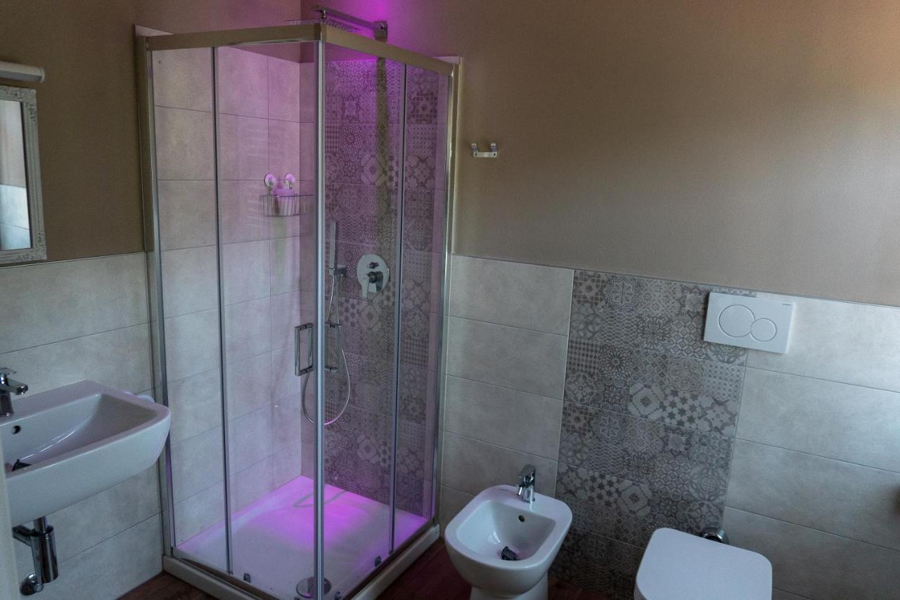 La Rosa Tra I Laghi B&B Мейна Екстериор снимка